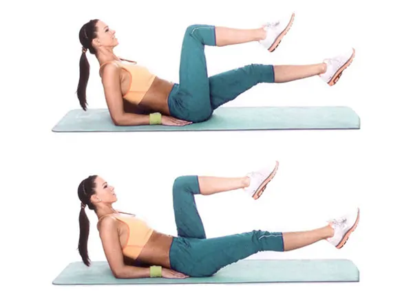 Diagonal crunches supported by elbows